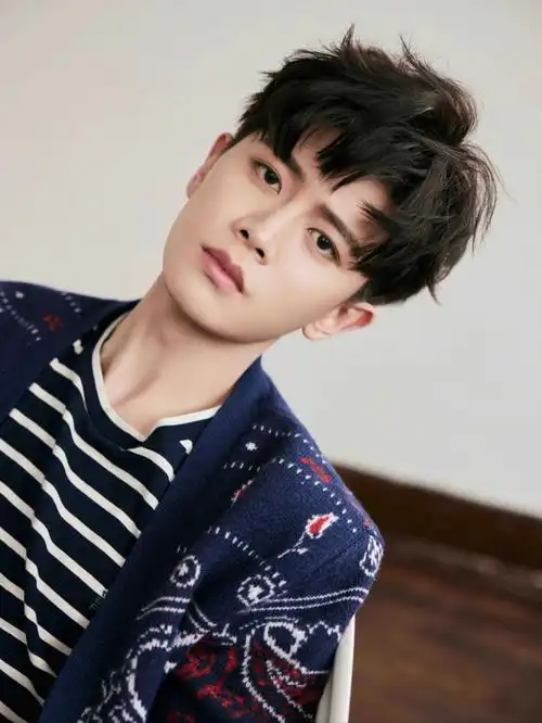 任嘉伦图片分享