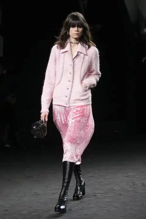 巴黎时装周——香奈儿品牌时装秀_腾讯新闻