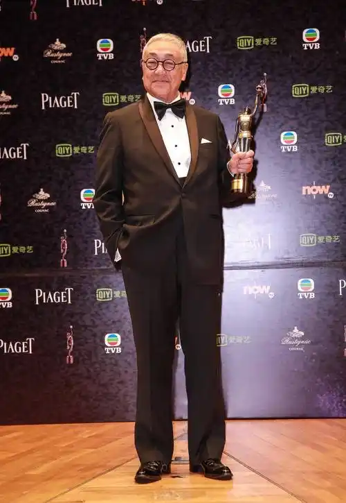 经典角色回顾,染发策划深入人心,《窃听》最高光_电影_香港_周润发