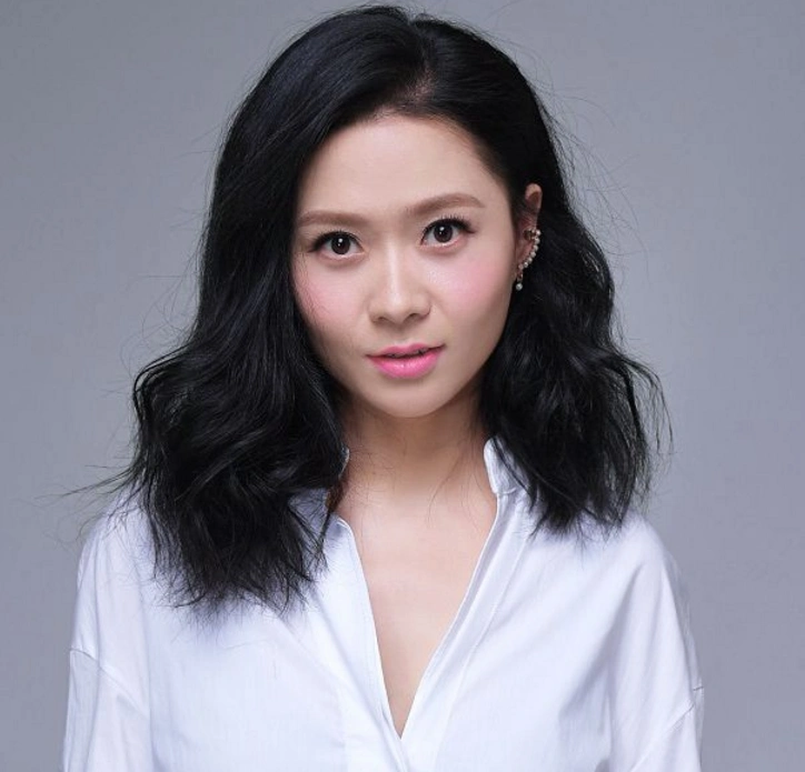 贾金金,7月12日出生于辽宁省辽阳市,毕业于北京舞蹈学院音乐剧系04级