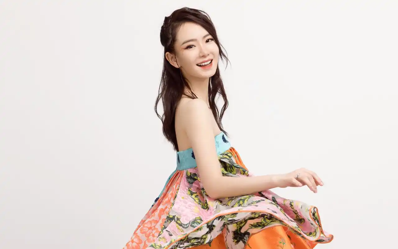 戚薇魅惑性感写真图片桌面壁纸