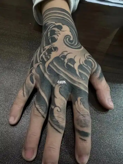 手背纹身