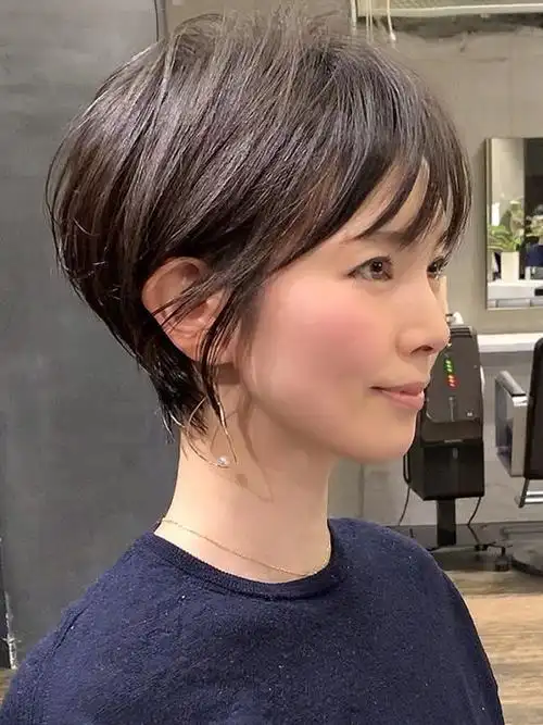 洋气短发「30一40岁女人减龄发型」-友友