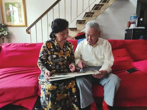 耄耋老夫妻讲述半世"恩爱经"