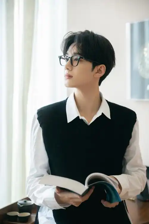 赖冠霖和眼镜的适配度##t风格论坛