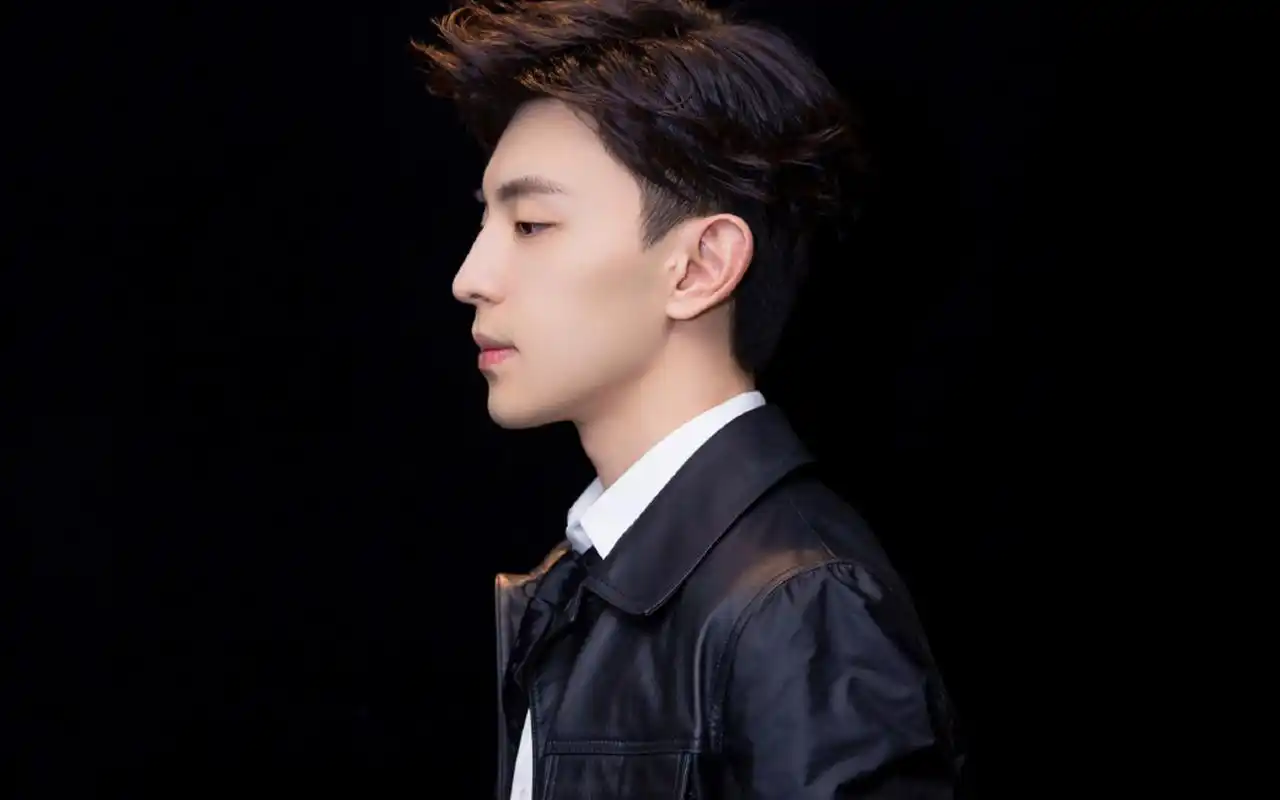 邓伦帅气迷人写真图片桌面壁纸高清大图预览1920x1200_大陆明星下载