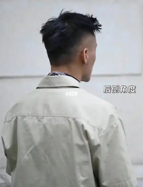 男生发型丨夏季清爽好打理今天分享男生万年