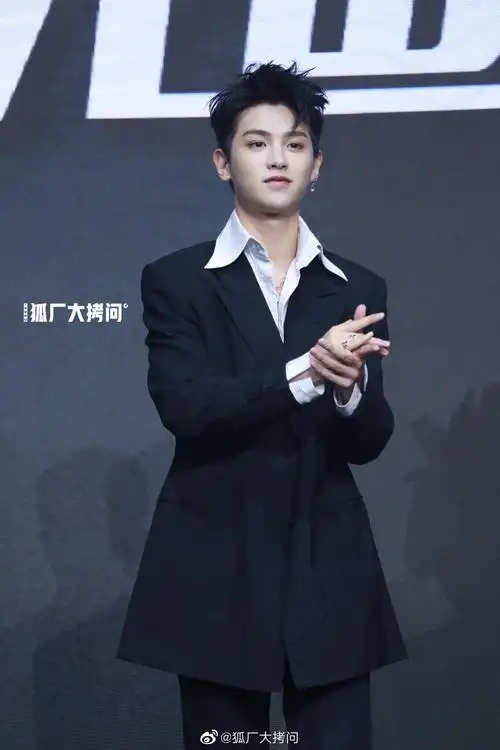 黄明昊近期生图合集