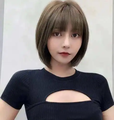 如今越来越多的小仙女们短发千千万,波波头百年经典最时尚