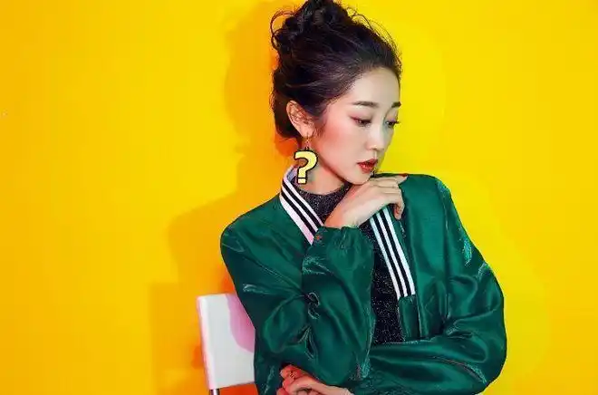 潜心演绎不负热爱90后喜剧花旦陈嘉男尽显多面可能