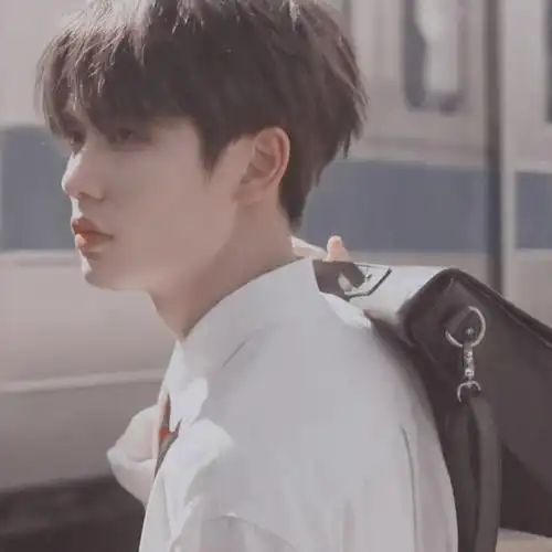 爱豆壁纸林彦俊一见倾心