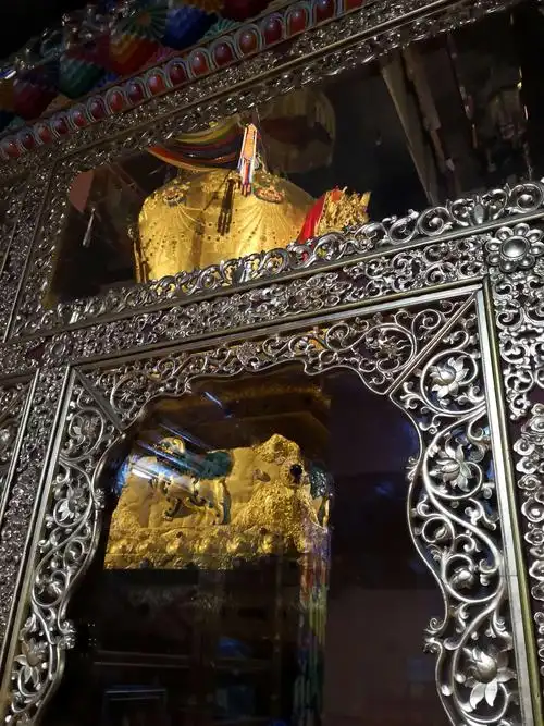 价值连城的塔尔寺金塔