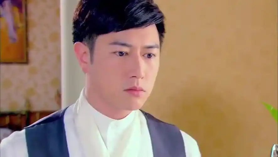 烽火佳人杜允唐因青萍一事,怨恨佟毓婉,而佟毓婉倾心的是他!