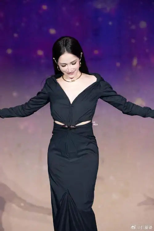 萧亚轩礼服反穿##萧亚轩