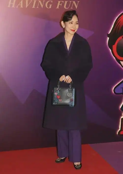 邝美云近况曝光61岁富态离婚不记仇容忍吕良伟杨小娟秀恩爱