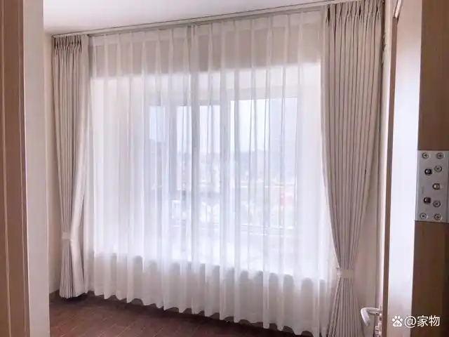 窗帘用什么轨道?罗马杆对比轨道杆,哪个好用一目了然