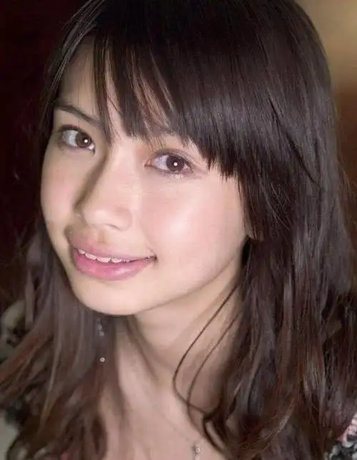 看到angelababy以前的照片,真的是很难认出来她.