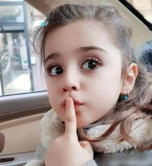 中国夫妻生出"混血萌娃",宝爸亲子鉴定3次,宝妈无奈道出实情|育儿|萌