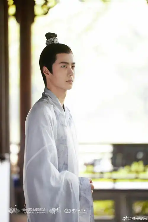 篇剧照#王一博亚运会宋韵篇剧照,这么帅你不要命啦,想看耶啵演古装了