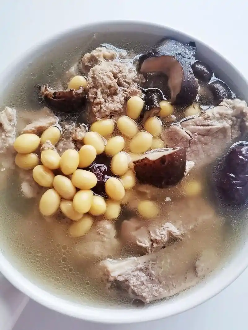 广东老火靓汤97香菇黄豆筒骨汤 五一假期,在家煲了