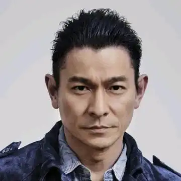 强烈推崇该小伙子,钥匙掉了,家里有小孩子在家睡觉