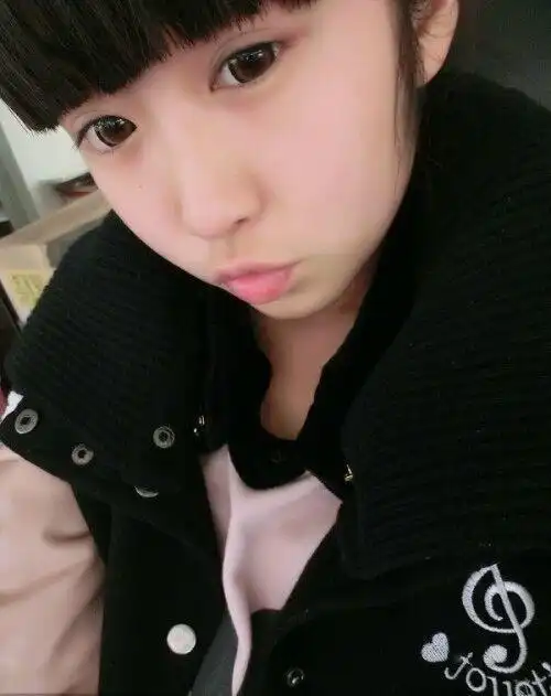 求14岁女生照片,要真实,最好是自己本人的,漂亮一点的.