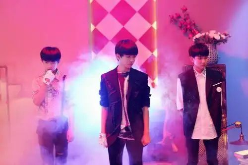 tfboys新歌《是你》mv魔力首发 浪漫混搭机械与电子