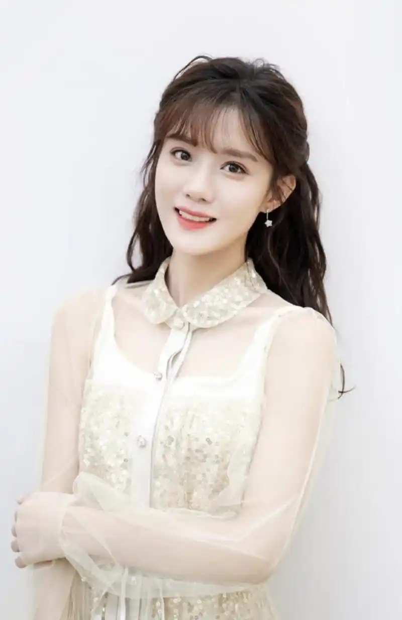 陈意涵:青春靓丽,美丽动人