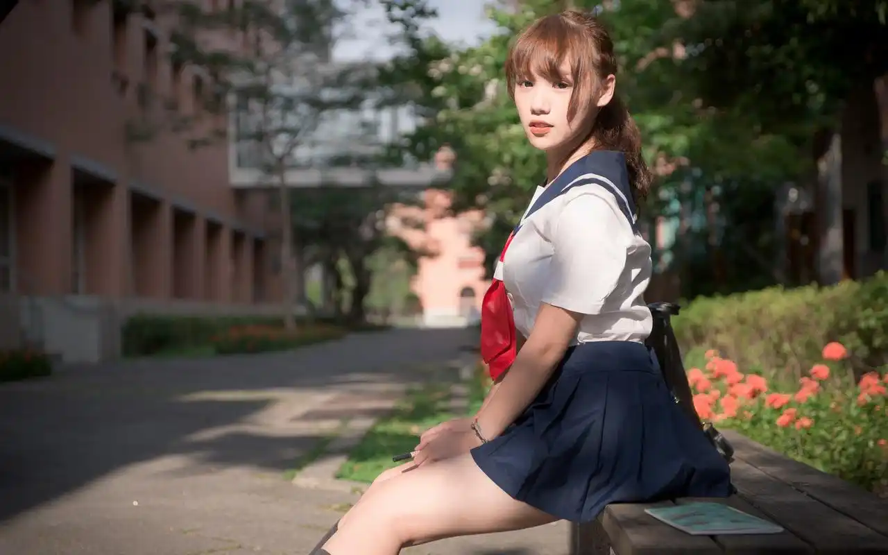 校服美女写真图片桌面壁纸,清纯养眼的萌妹子,校服唯美写真图片,这是