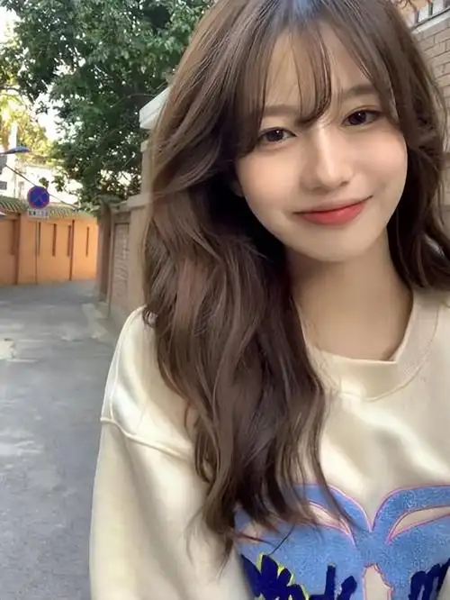 圆脸女孩的变美指南,从发型,妆容,穿搭入手,更气质有魅力