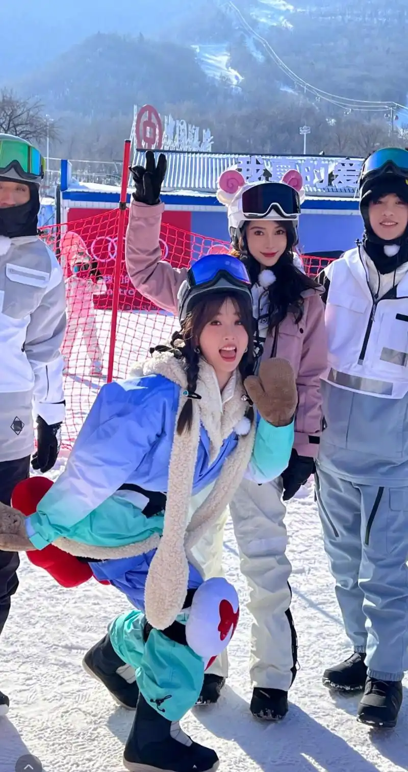 虞书欣和angelababy,确实很像姊妹俩