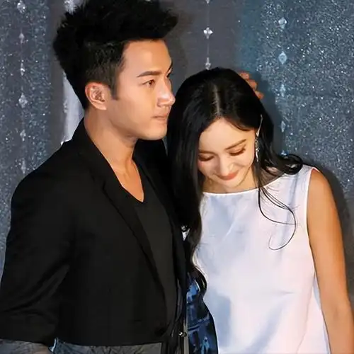 杨幂被问是否会为了女儿复婚,一句话让人匪夷所思,当妈的不容易