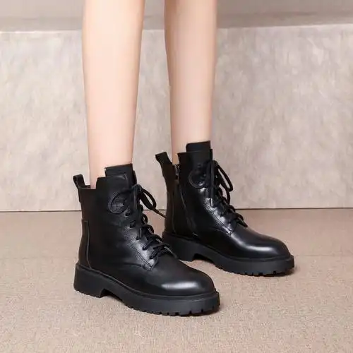 2020秋冬新款马丁靴女真皮平底靴潮款英伦风机车时装靴