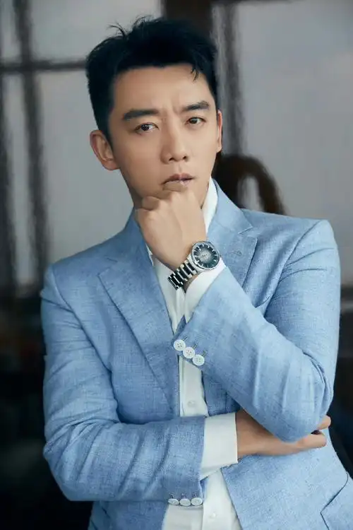 中自由快乐的阳光宅男于天,他就是帅气幽默的@郑恺!