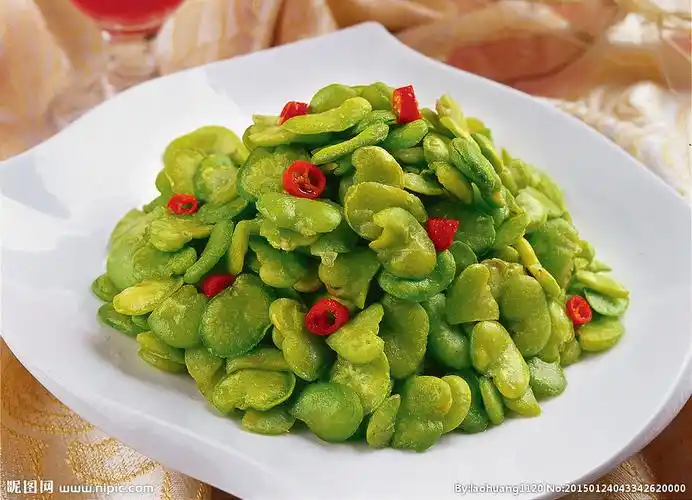 椒盐油酥蚕豆图片