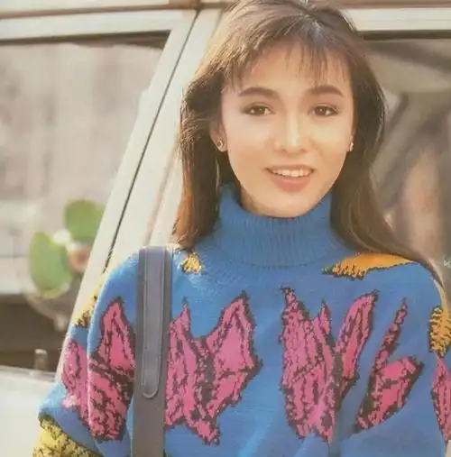 她曾打刘嘉玲耳光,当众嘲讽周星驰,至今仍无人敢娶