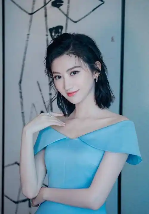 景甜剪掉10年长发,留摩卡波波头发型,29岁秒变成19岁少女_短发_造型