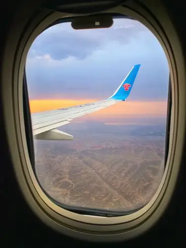 上海飞乌鲁木齐飞机上的手机拍摄