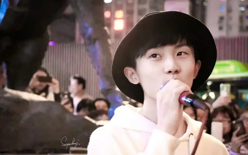 【马嘉祺】20171004 重庆得意世界 中秋路演 翻唱《小星星》 背后视角