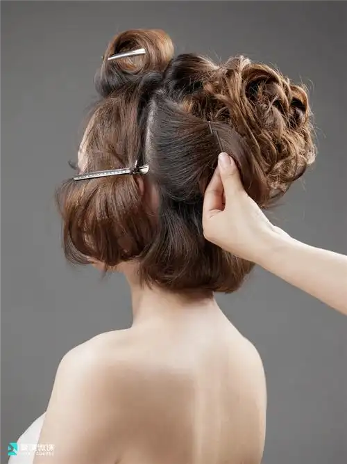 短发处理技巧——优雅气质盘发