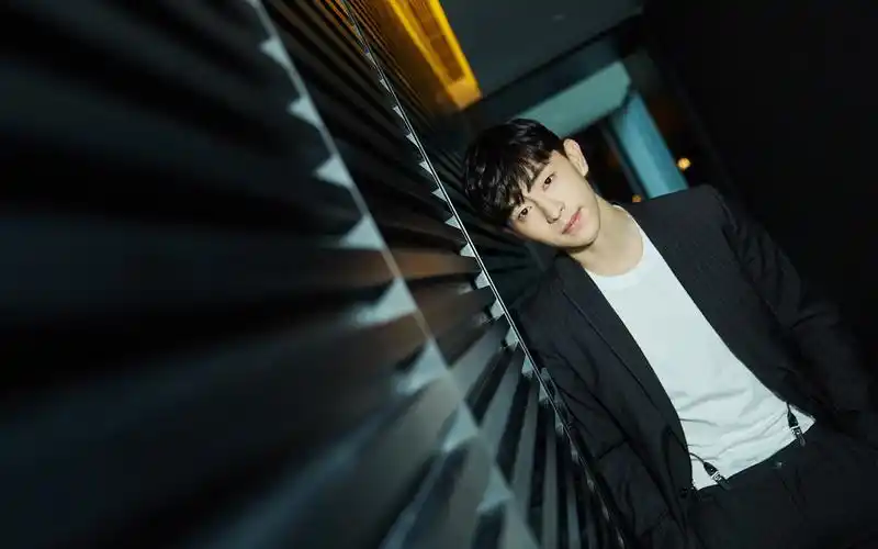 邓伦时尚帅气写真,高清图片,电脑桌面-壁纸族