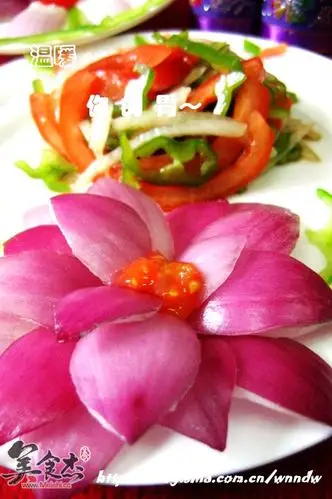 摆盘围边>如花绽放:皮辣红