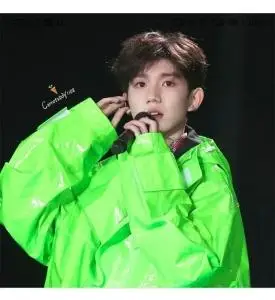 王源同款外套绿色
