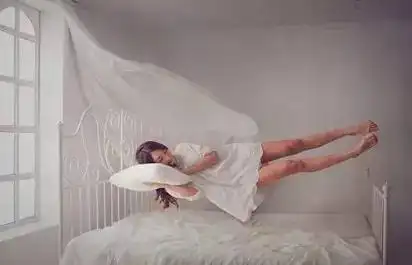 梦见别的女人光着全身什么意思