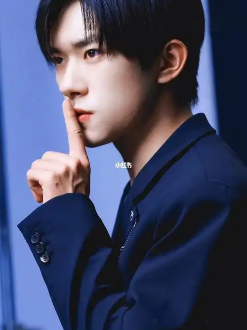 易烊千玺绝美_易烊千玺_巧家县幼儿园攻略_易烊千玺未来无界_娱乐