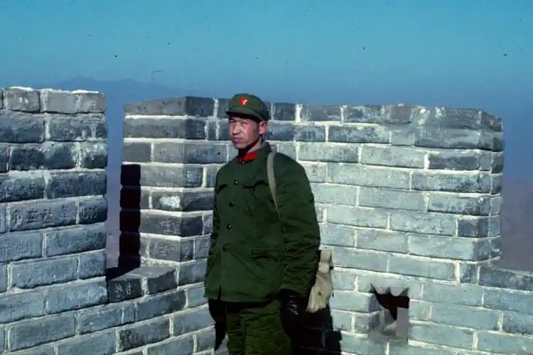 那些年的65式军服,罕见生活老照片,属于军人们的回忆__财经头条