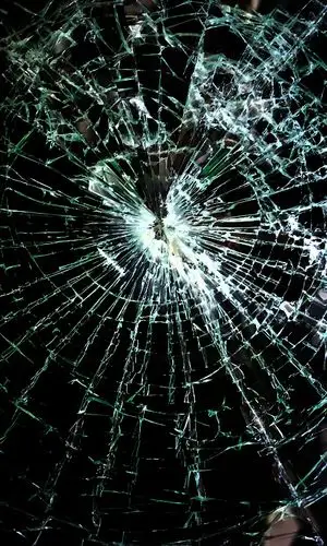 【个性壁纸】屏幕碎了的壁纸——有没有喜欢的机油