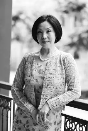 国内新闻 > 枕边收音机伴她度过最后时刻(图)  著名主持人张培今天