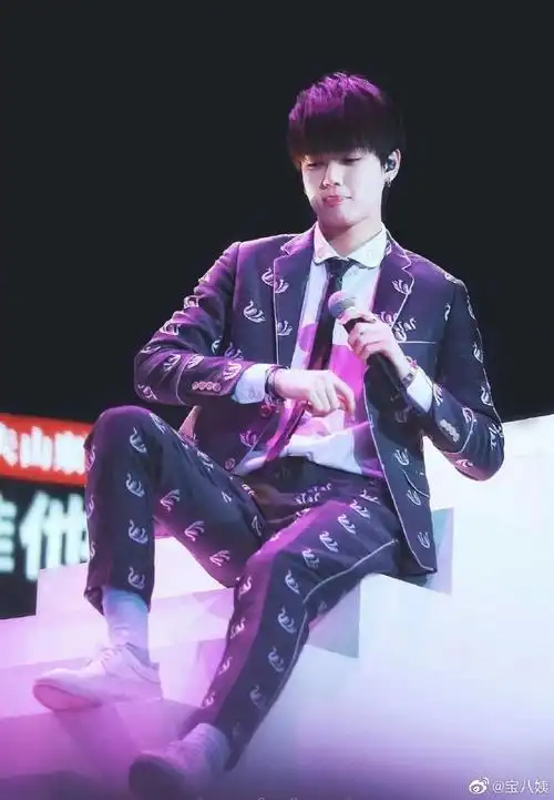 可可爱爱没有脑袋,今日份的嘟嘴可爱小橘已为您送达@林彦俊#林彦俊