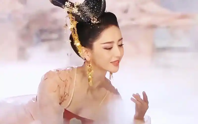 万万想不到,佟丽娅跳《芒种》如此撩人,简直太洗脑了!